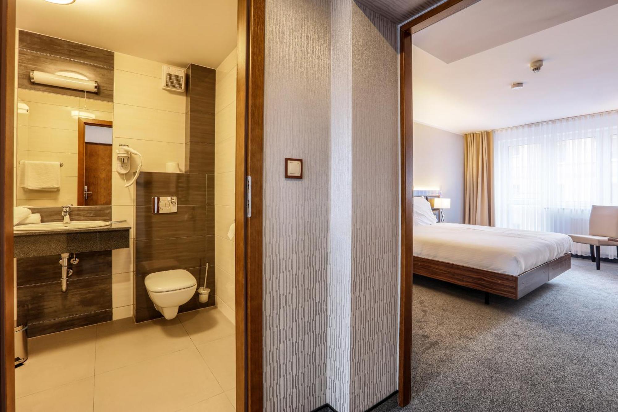 Hotel Weneda Opole Cameră foto