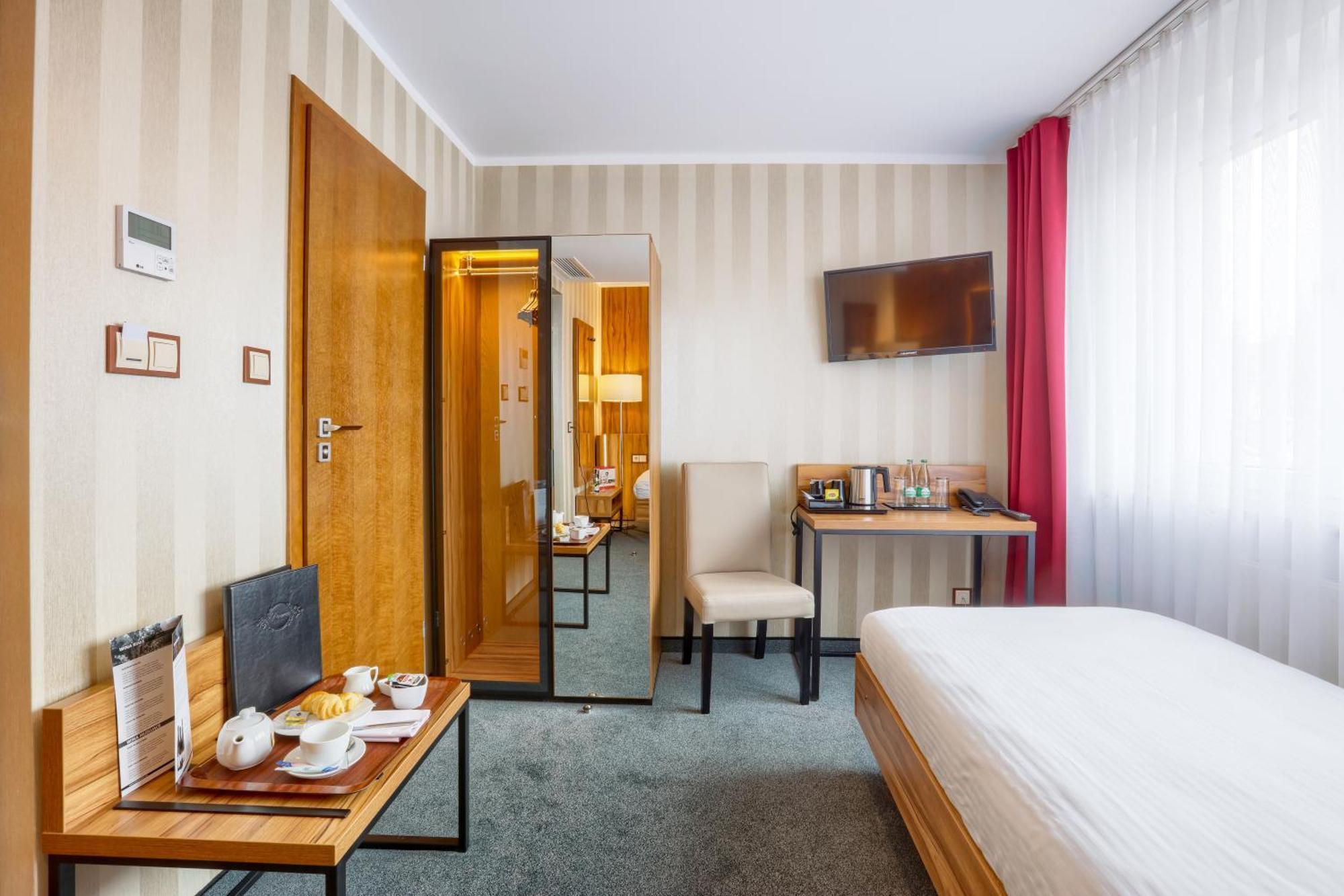 Hotel Weneda Opole Cameră foto